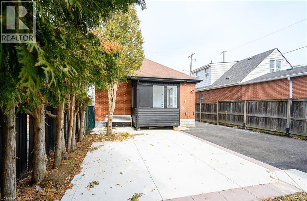 












150 BRUCEDALE Avenue E Unit# Lower

,
Hamilton,




Ontario
L9A1N6

