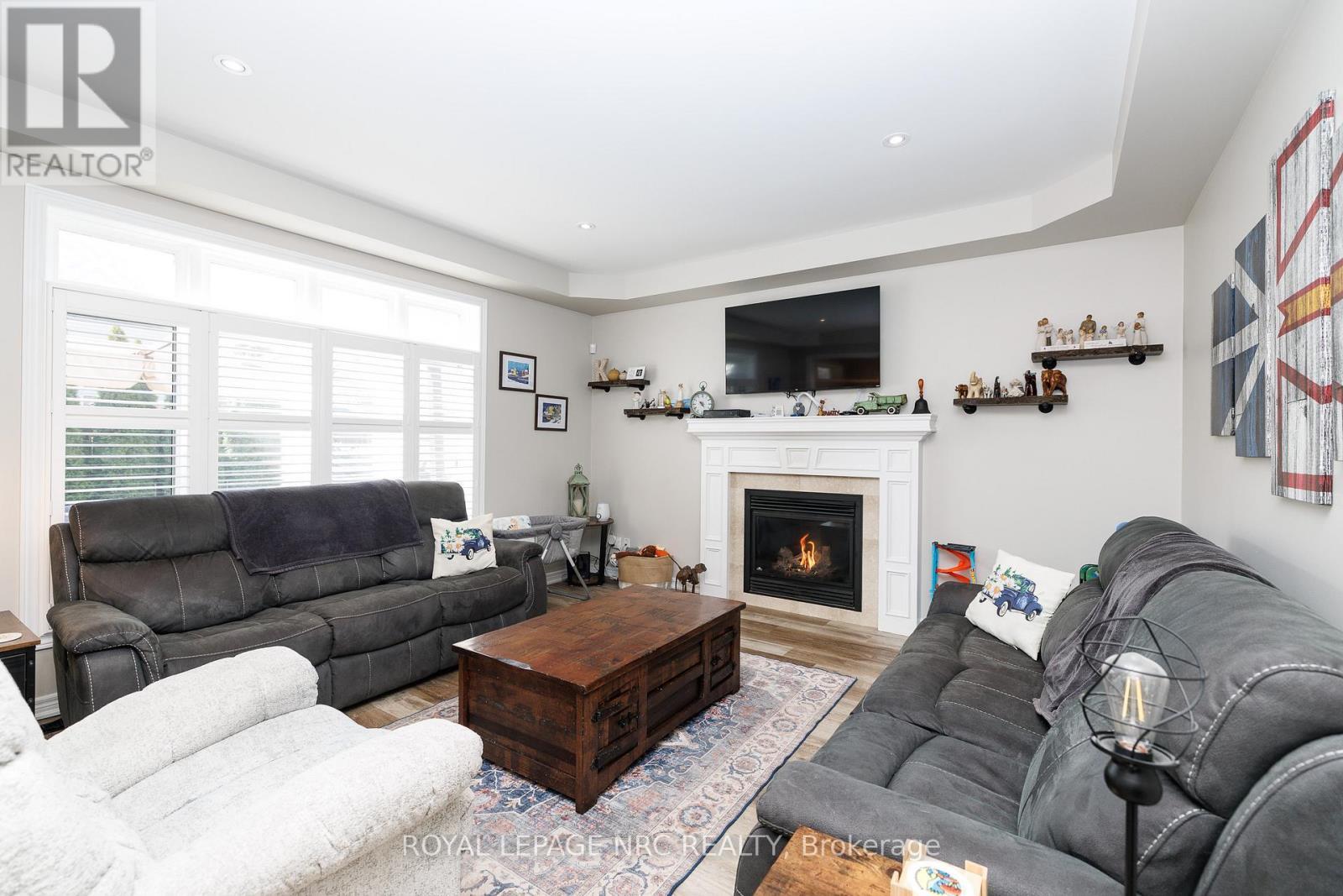 












12 WILFRID LAURIER CRESCENT

,
St. Catharines (Secord Woods),




Ontario
L2P0A4

