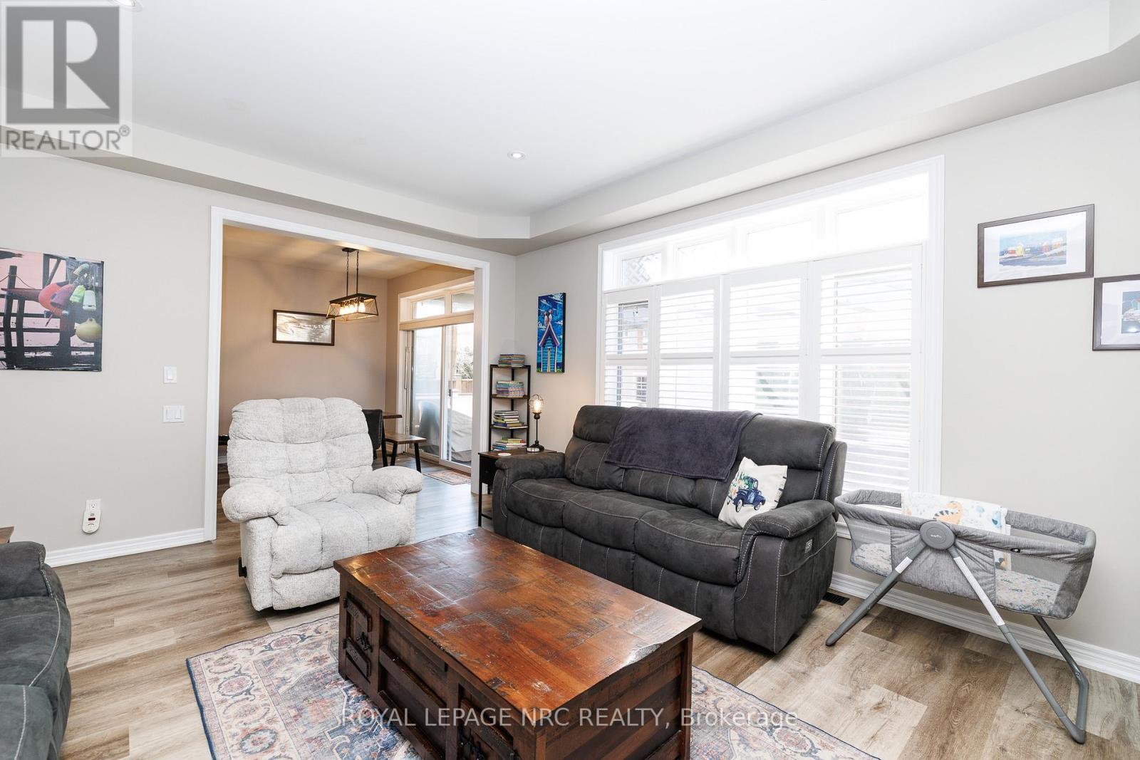 












12 WILFRID LAURIER CRESCENT

,
St. Catharines (Secord Woods),




Ontario
L2P0A4

