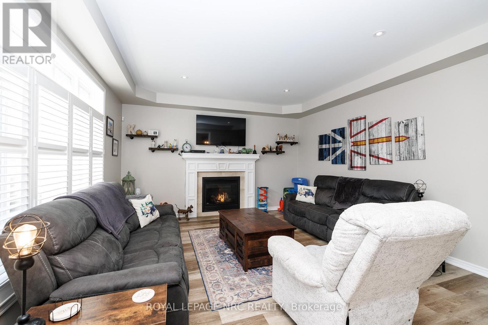 












12 WILFRID LAURIER CRESCENT

,
St. Catharines (Secord Woods),




Ontario
L2P0A4

