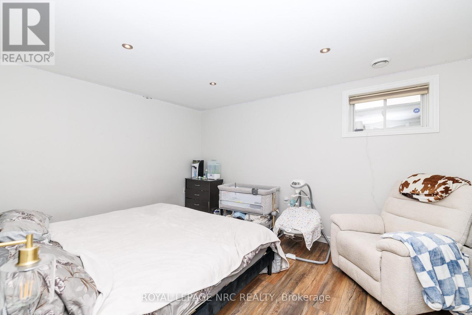 












12 WILFRID LAURIER CRESCENT

,
St. Catharines (Secord Woods),




Ontario
L2P0A4

