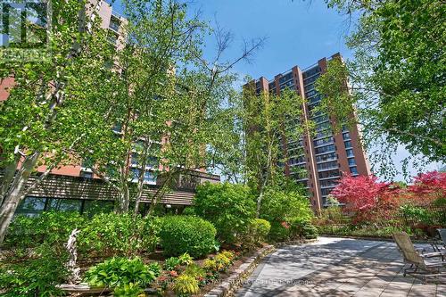 Beautiful grounds w/ Gardens, Sports and Leisure.