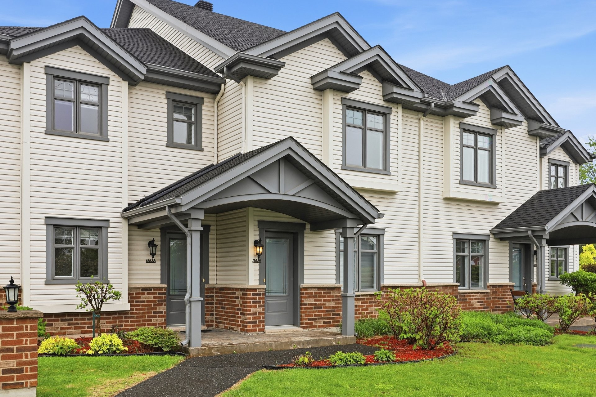 









1563B


Ch. des Patriotes

,
Sainte-Victoire-de-Sorel,




QC
J0G1T0

