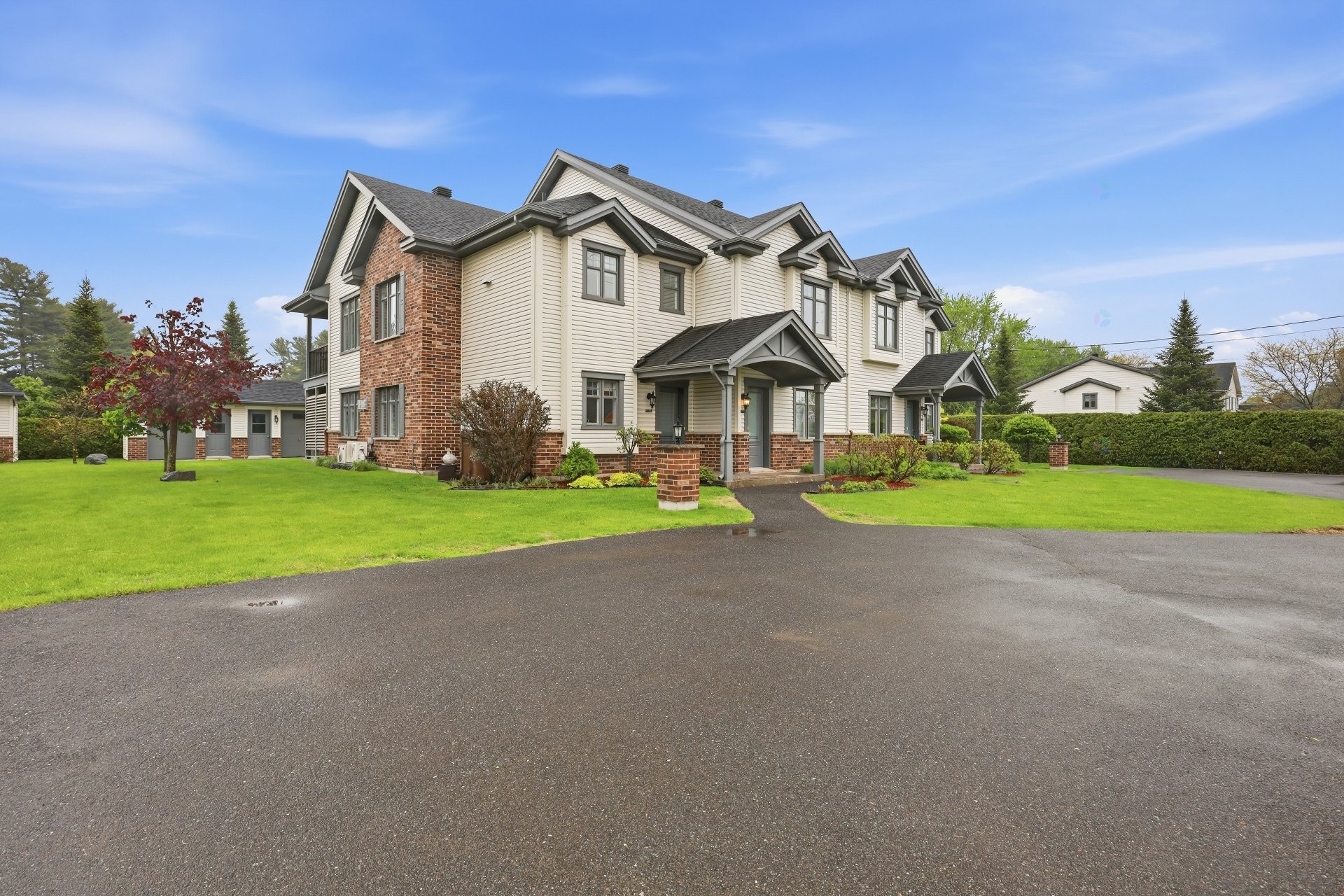 









1563B


Ch. des Patriotes

,
Sainte-Victoire-de-Sorel,




QC
J0G1T0

