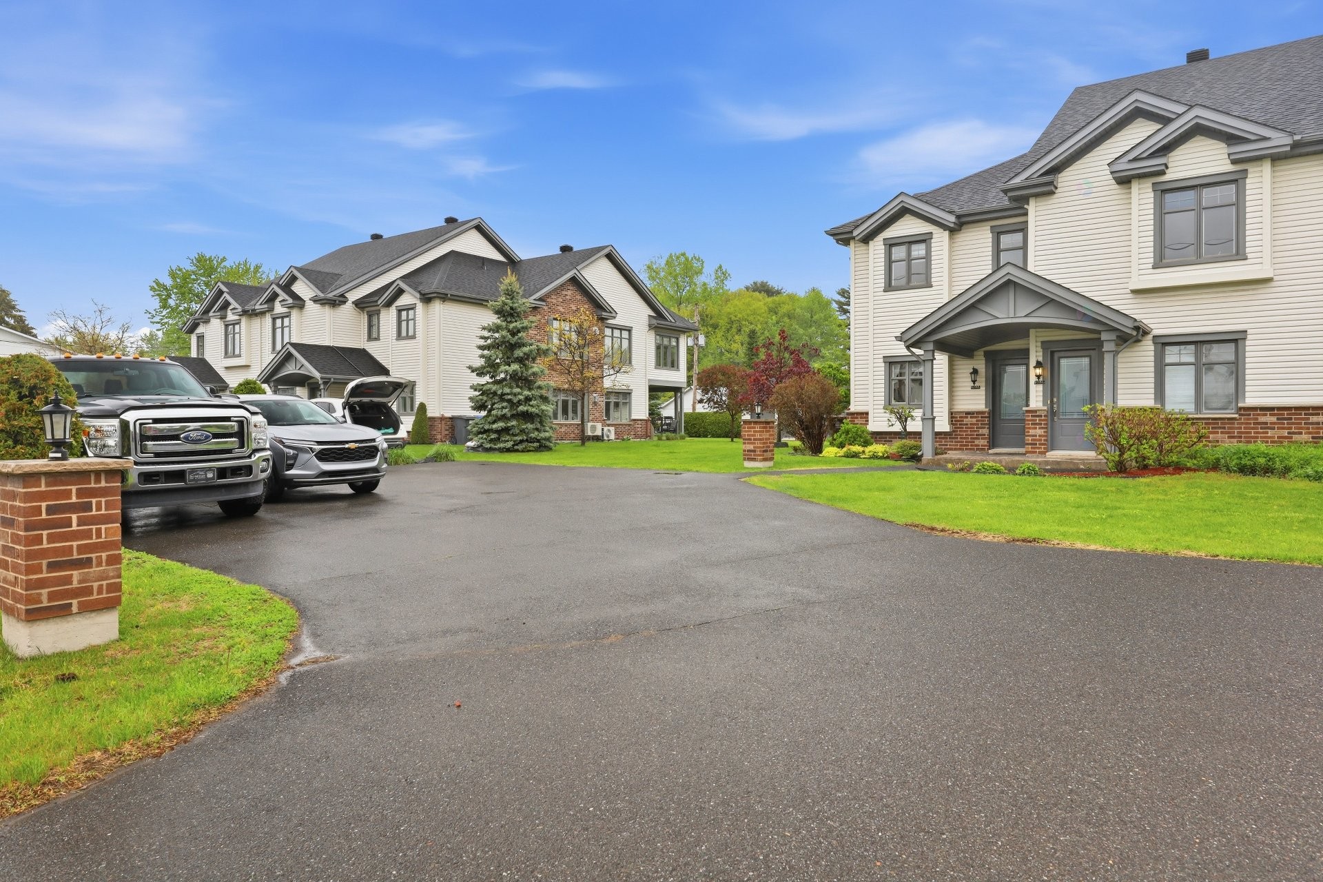 









1563B


Ch. des Patriotes

,
Sainte-Victoire-de-Sorel,




QC
J0G1T0

