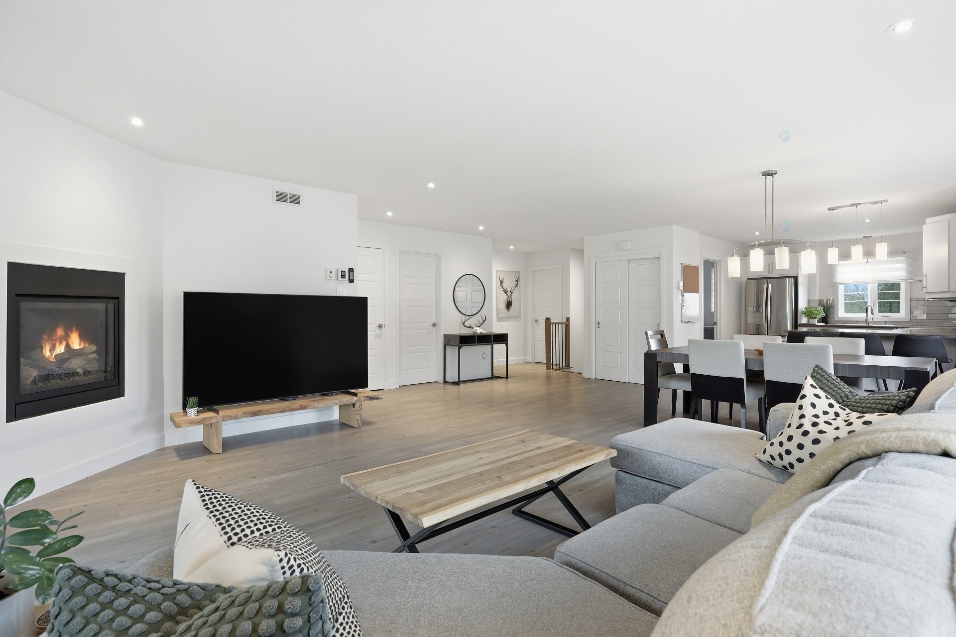 









1563B


Ch. des Patriotes

,
Sainte-Victoire-de-Sorel,




QC
J0G1T0

