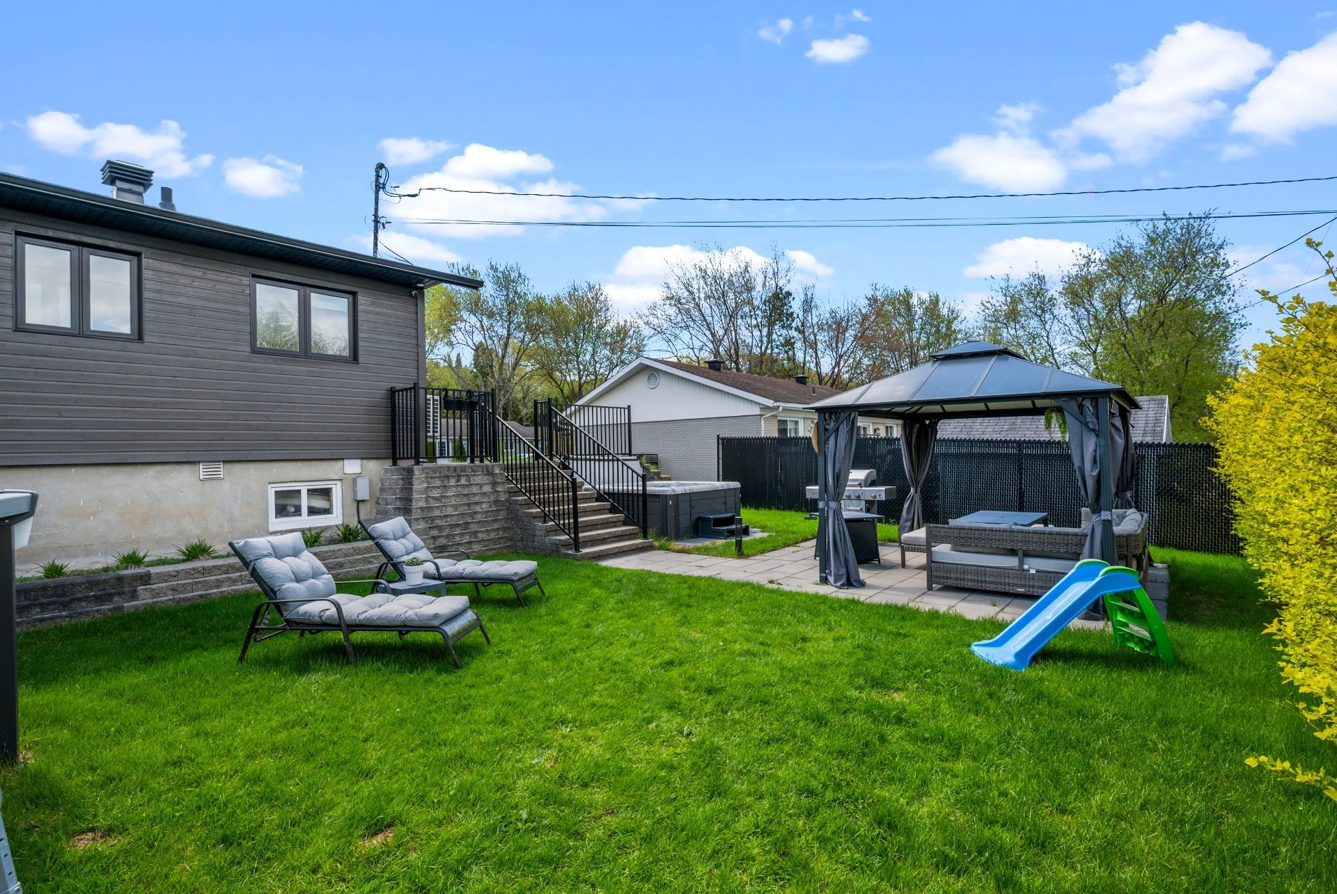 









2485


Rue Maupas

,
Lévis (Les Chutes-de-la-Chaudière-Est),




QC
G6W7C2

