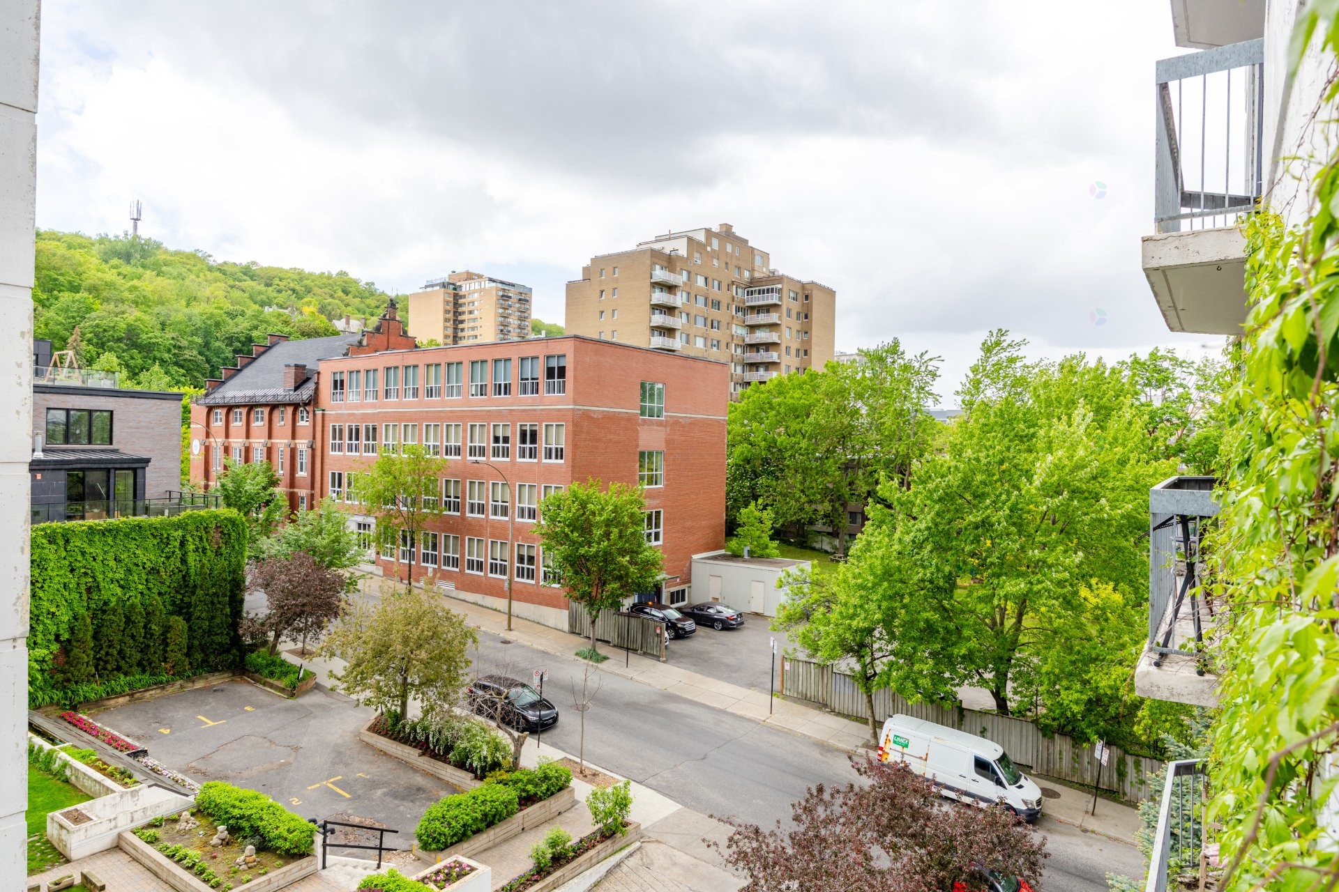 









3470


Rue Simpson

, 504,
Montréal (Ville-Marie),




QC
H3G2N7

