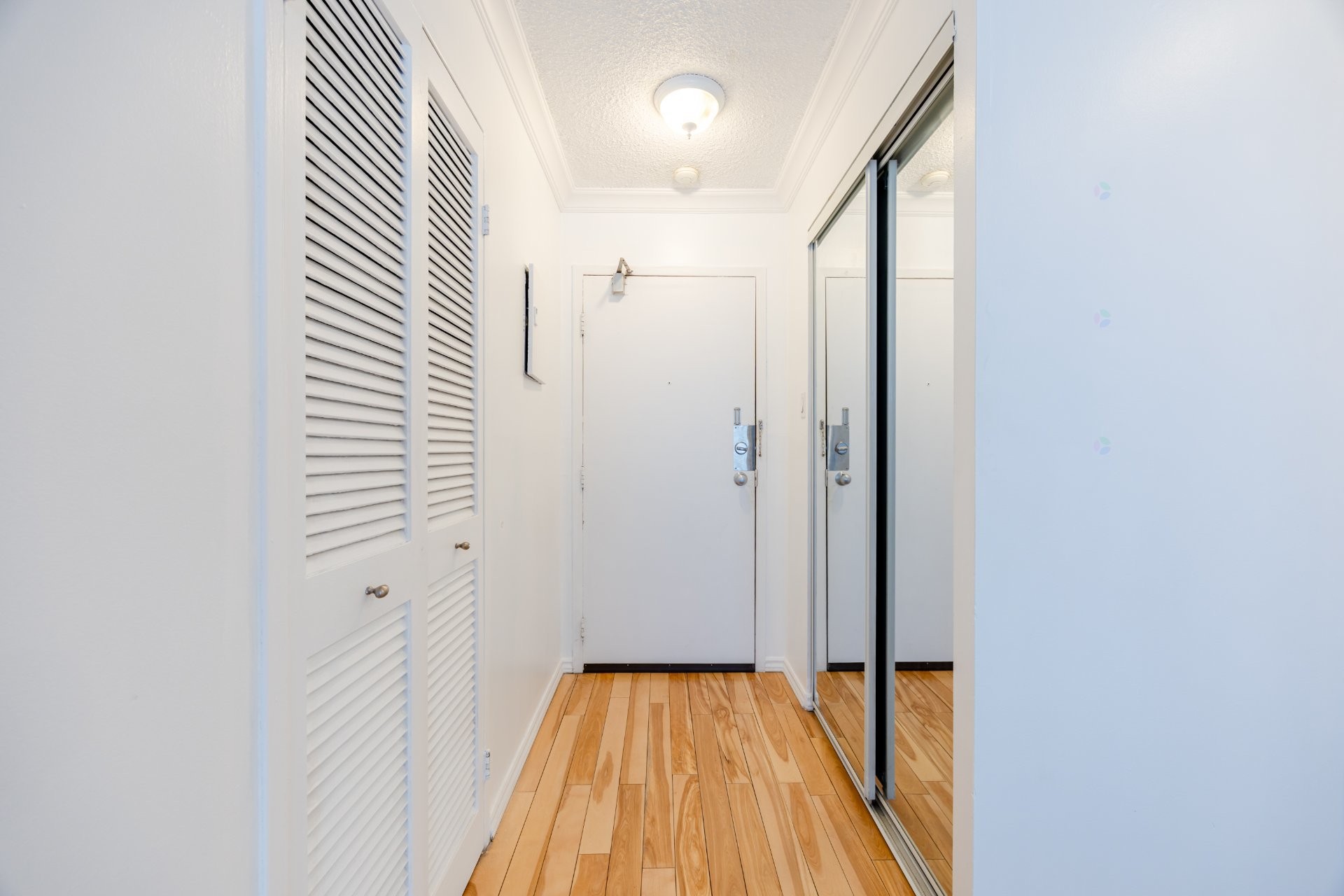









3470


Rue Simpson

, 504,
Montréal (Ville-Marie),




QC
H3G2N7

