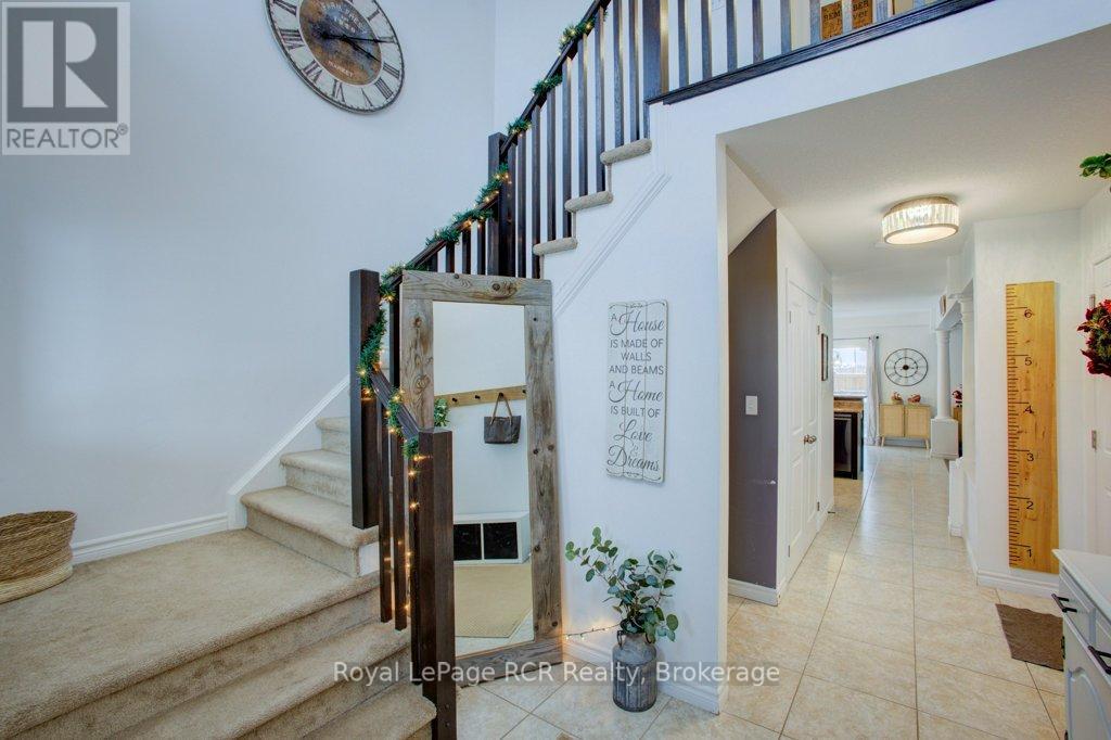 












11 GREEN STREET

,
Mapleton,




Ontario
N0G1P0

