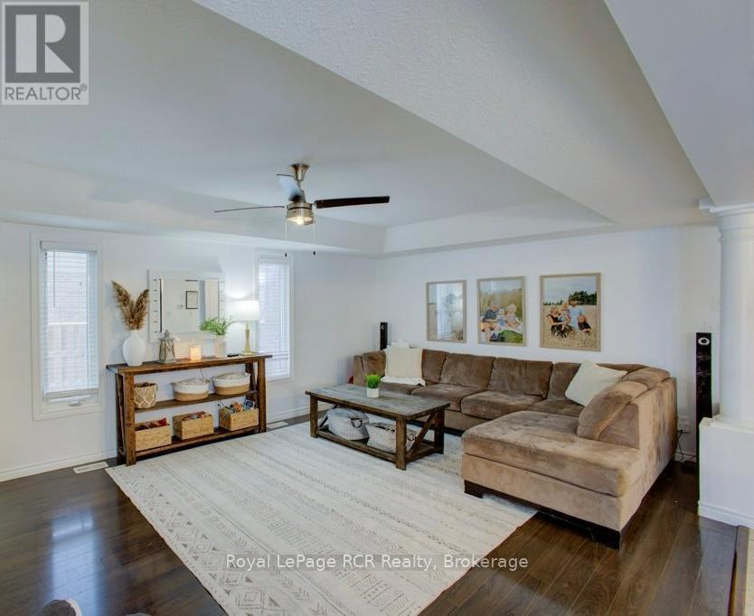 












11 GREEN STREET

,
Mapleton,




Ontario
N0G1P0

