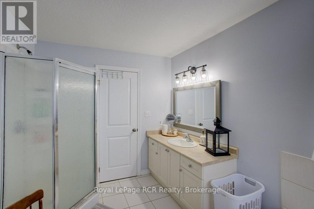 












11 GREEN STREET

,
Mapleton,




Ontario
N0G1P0


