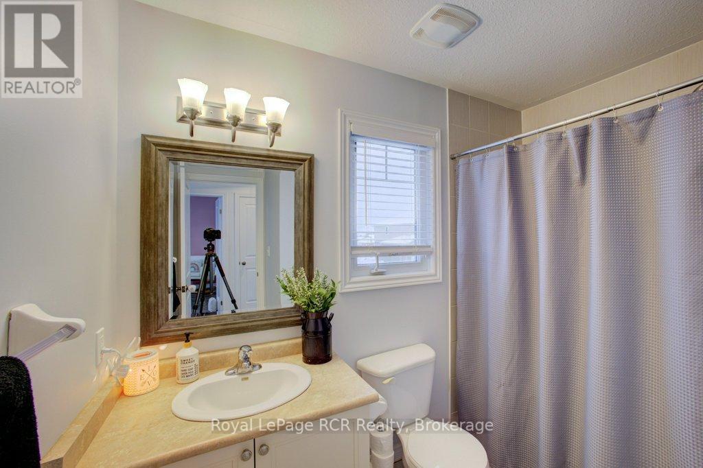 












11 GREEN STREET

,
Mapleton,




Ontario
N0G1P0

