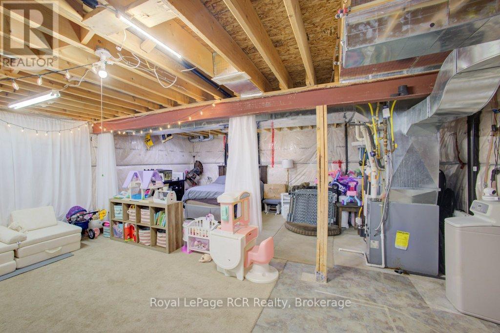 












11 GREEN STREET

,
Mapleton,




Ontario
N0G1P0

