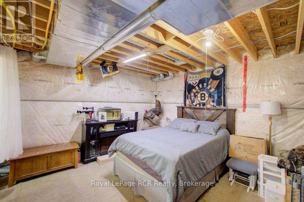 












11 GREEN STREET

,
Mapleton,




Ontario
N0G1P0

