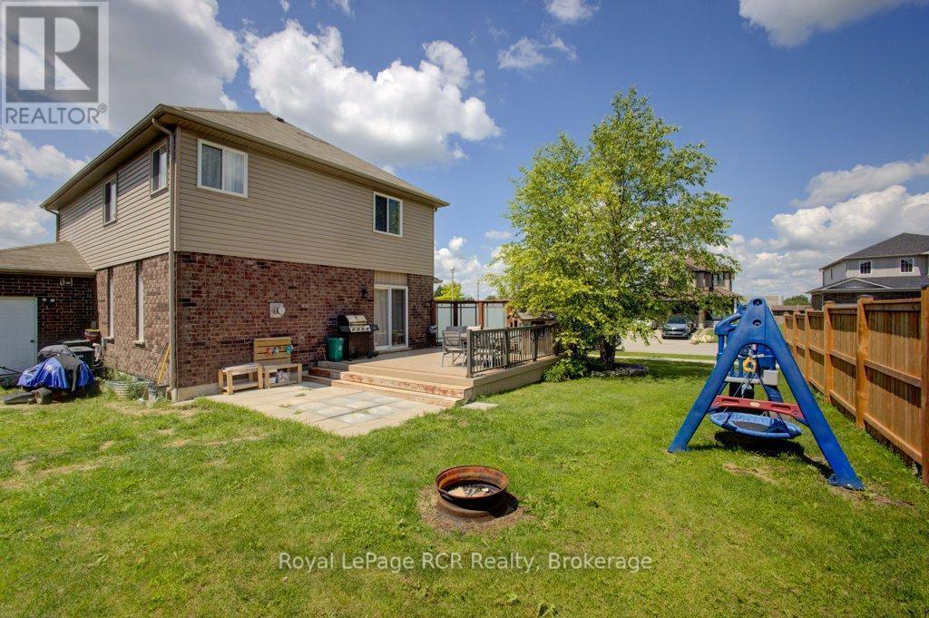 












11 GREEN STREET

,
Mapleton,




Ontario
N0G1P0

