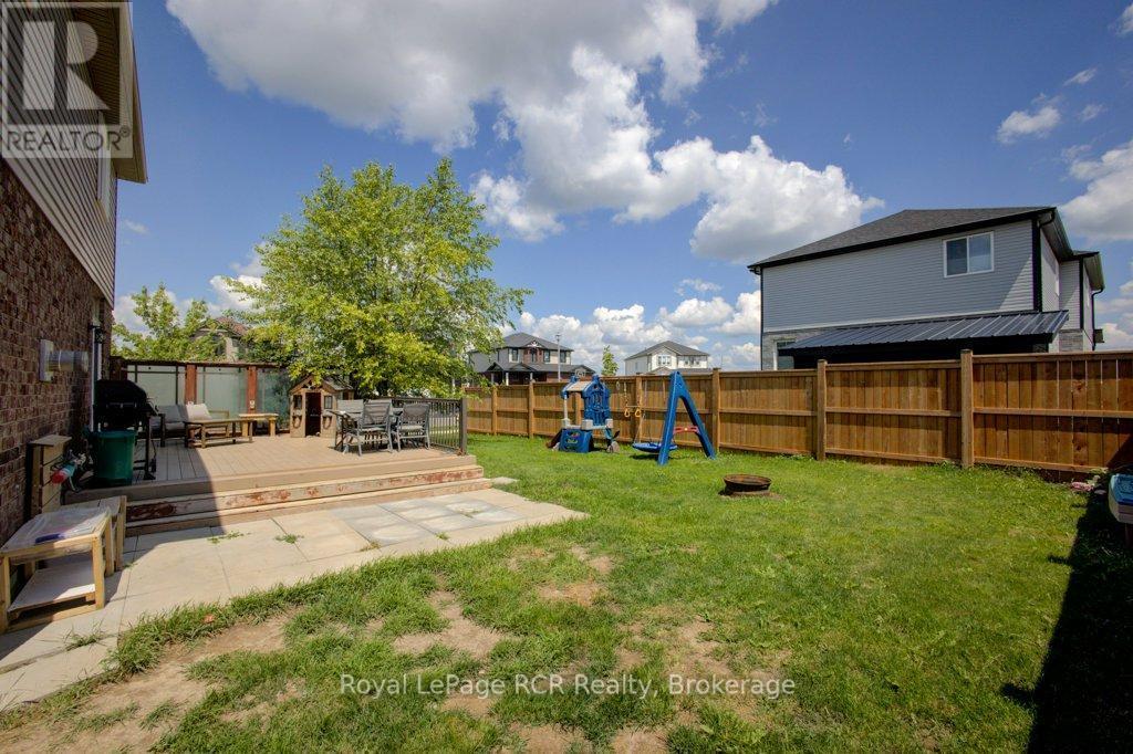 












11 GREEN STREET

,
Mapleton,




Ontario
N0G1P0

