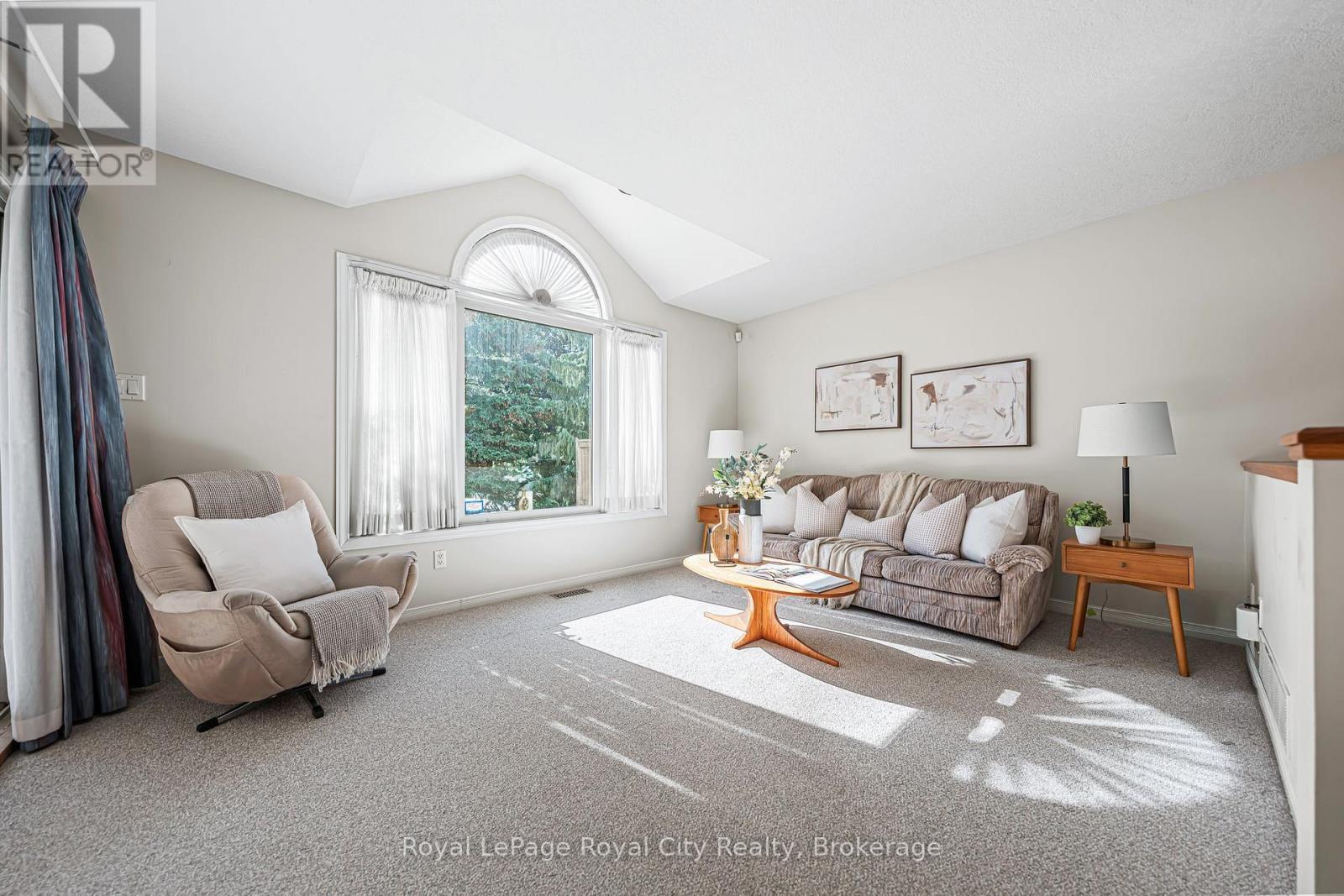 












7 - 784 GORDON STREET

,
Guelph (Kortright East),




Ontario
N1G5C8

