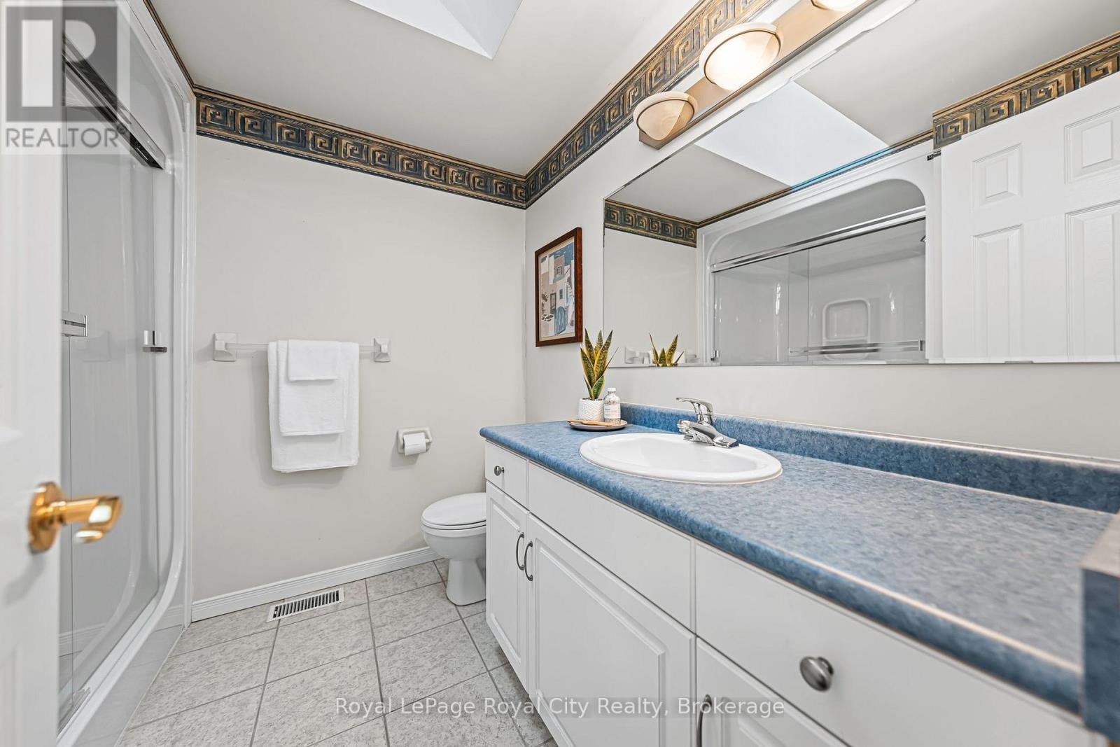 












7 - 784 GORDON STREET

,
Guelph (Kortright East),




Ontario
N1G5C8

