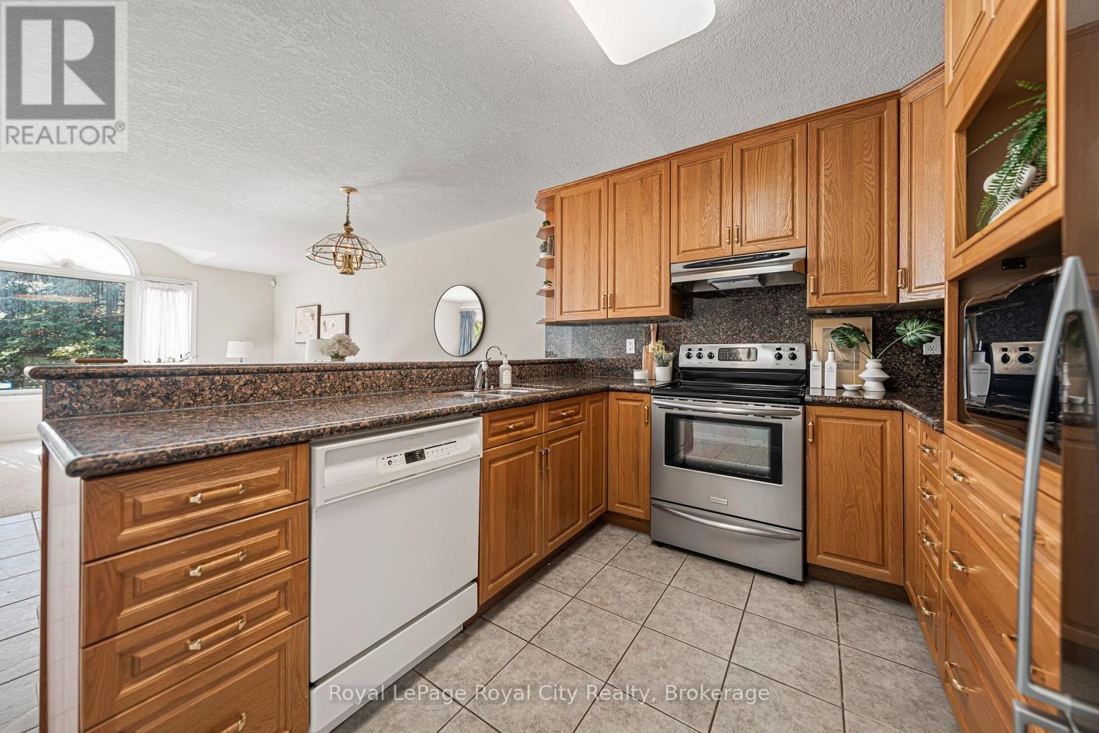 












7 - 784 GORDON STREET

,
Guelph (Kortright East),




Ontario
N1G5C8

