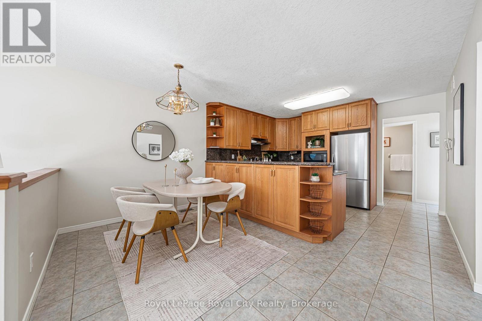 












7 - 784 GORDON STREET

,
Guelph (Kortright East),




Ontario
N1G5C8

