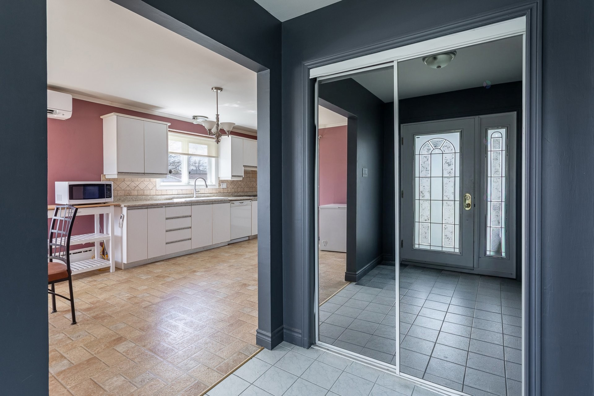 









2413


Av. Carier

,
Shawinigan,




QC
G9N6G2

