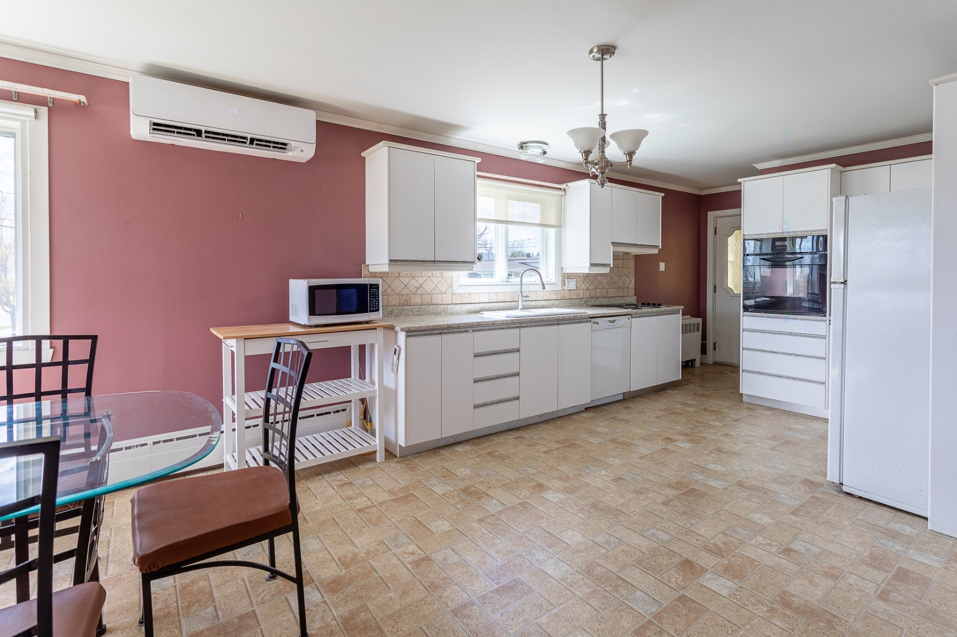 









2413


Av. Carier

,
Shawinigan,




QC
G9N6G2

