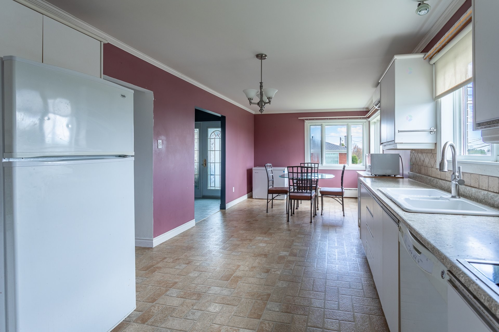 









2413


Av. Carier

,
Shawinigan,




QC
G9N6G2

