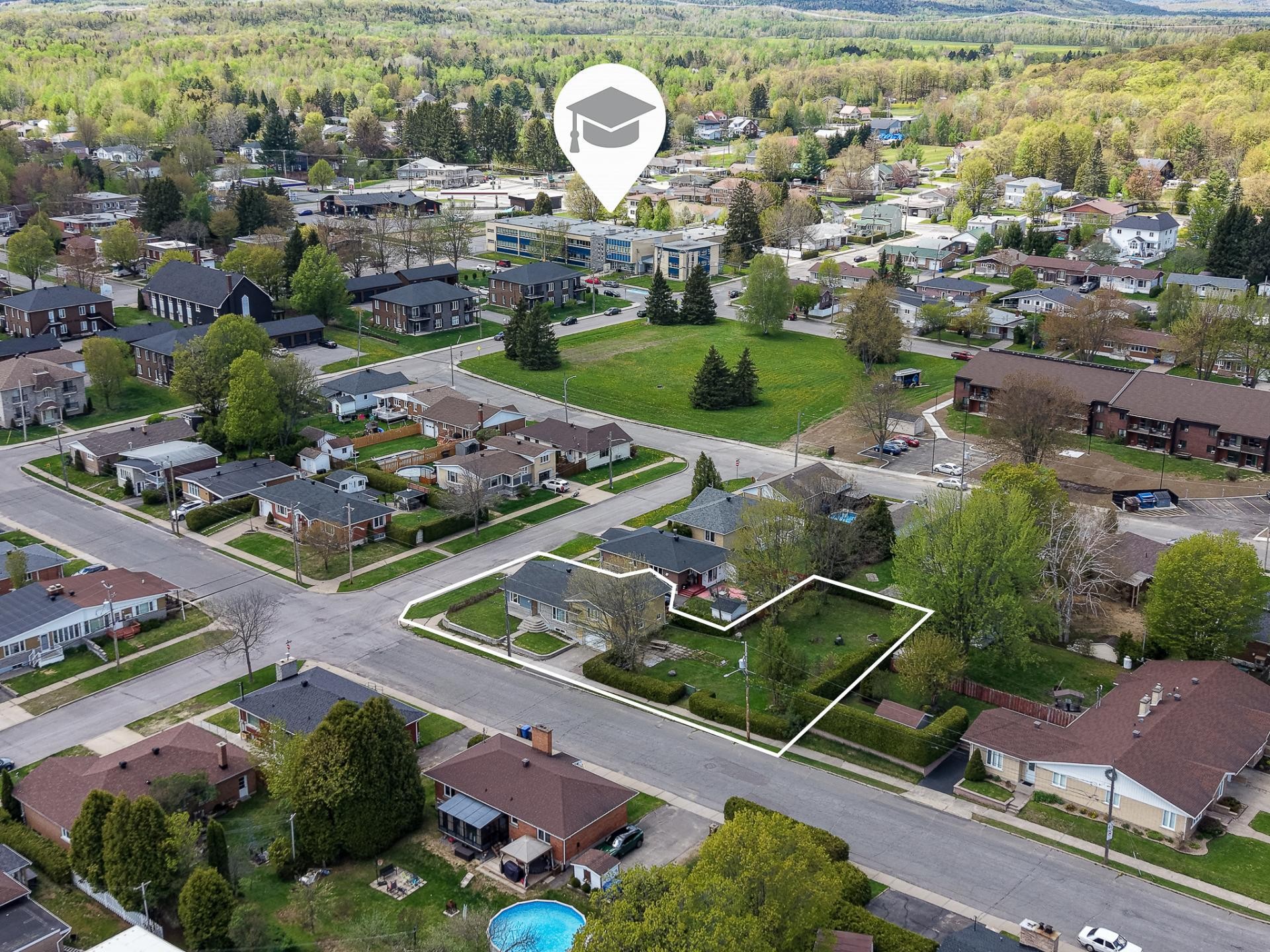 









2413


Av. Carier

,
Shawinigan,




QC
G9N6G2

