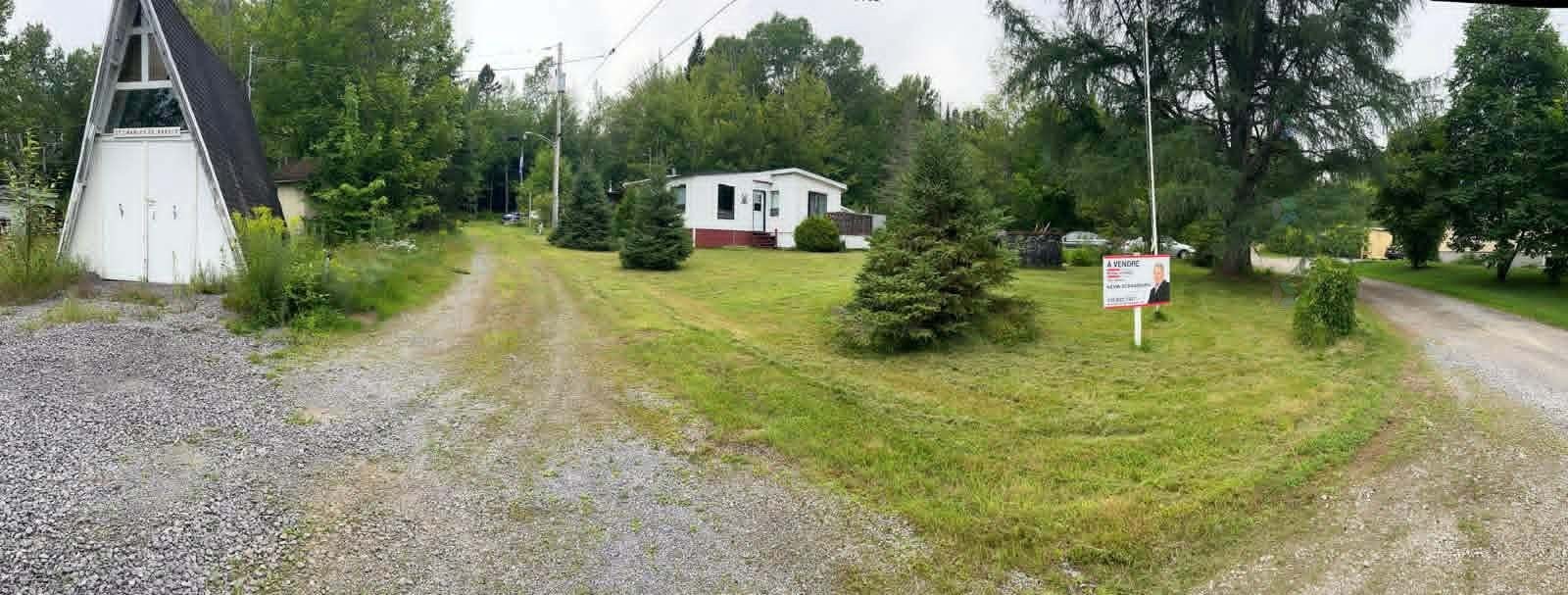 









245


Rue du Lac-d'Argent

,
Saint-Ferréol-les-Neiges,




QC
G0A3R0

