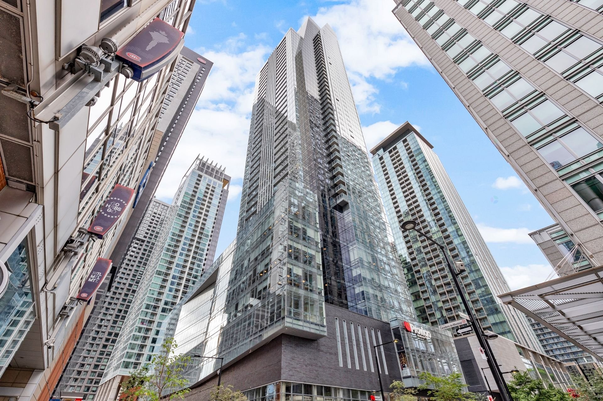 









1050


Rue Drummond

, 2303,
Montréal (Ville-Marie),




QC
H3B0G3

