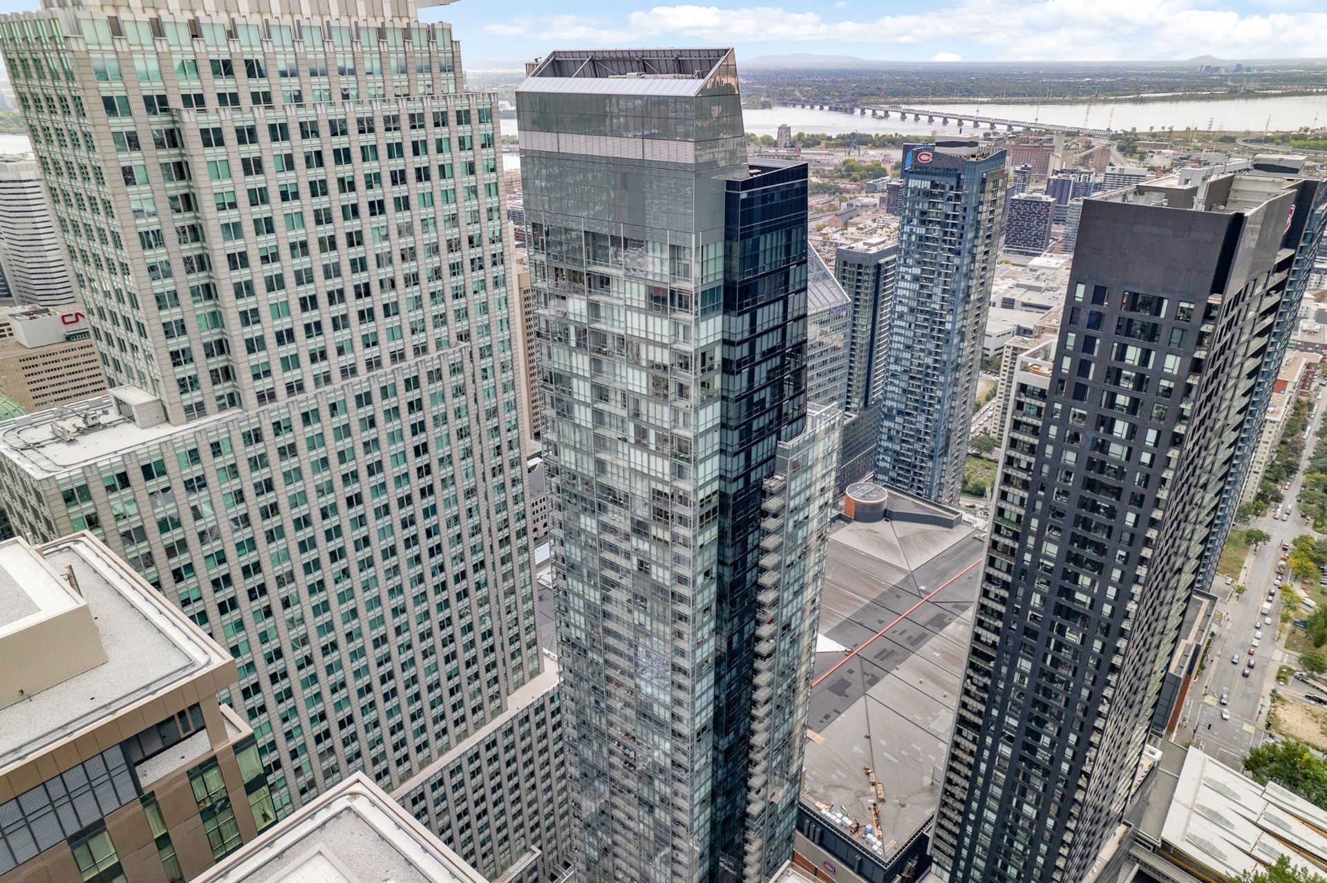 









1050


Rue Drummond

, 2303,
Montréal (Ville-Marie),




QC
H3B0G3

