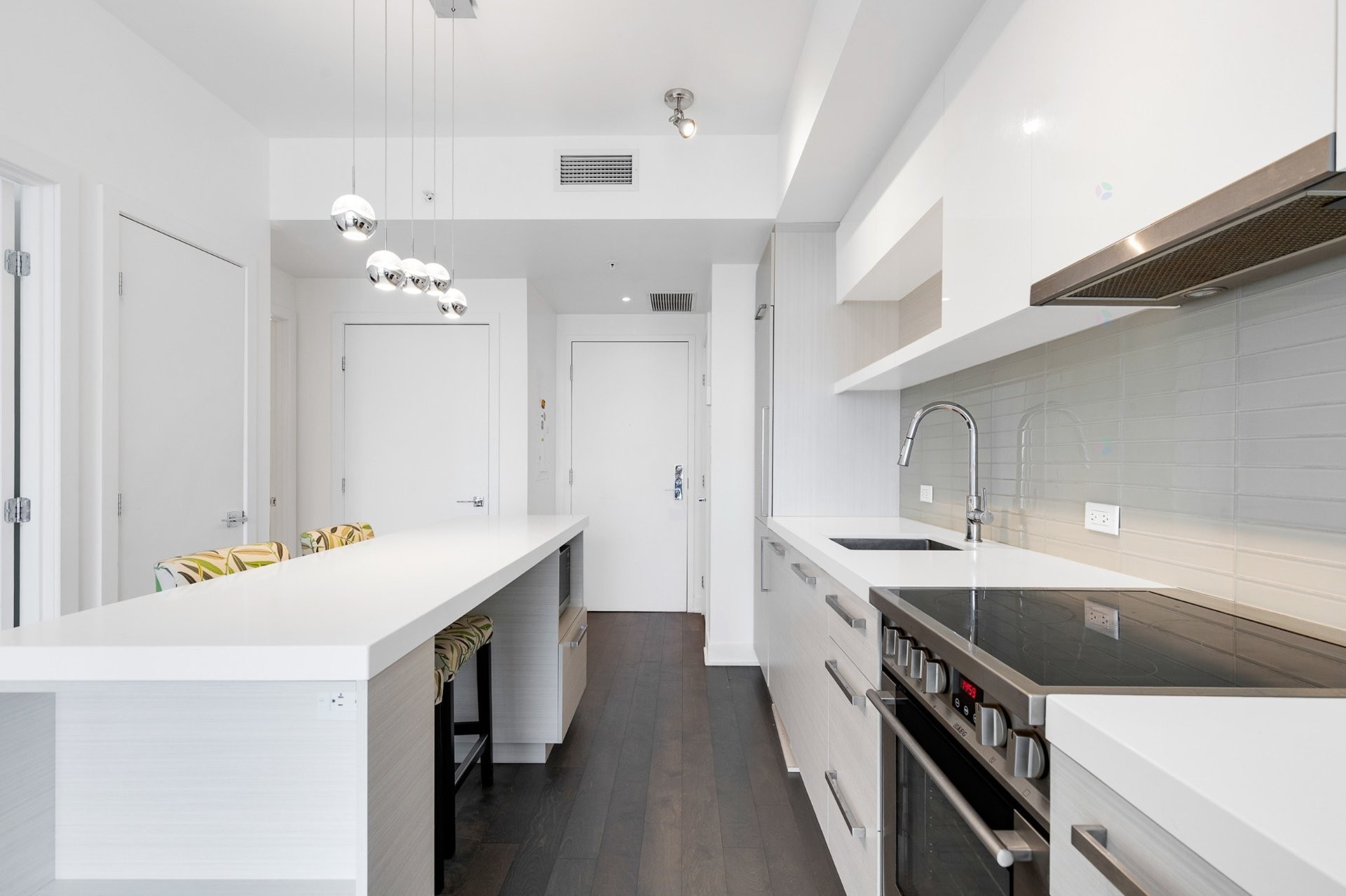 









1050


Rue Drummond

, 2303,
Montréal (Ville-Marie),




QC
H3B0G3

