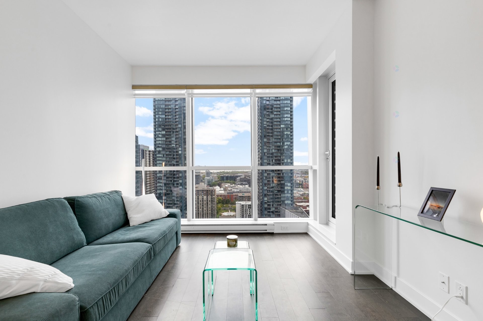 









1050


Rue Drummond

, 2303,
Montréal (Ville-Marie),




QC
H3B0G3


