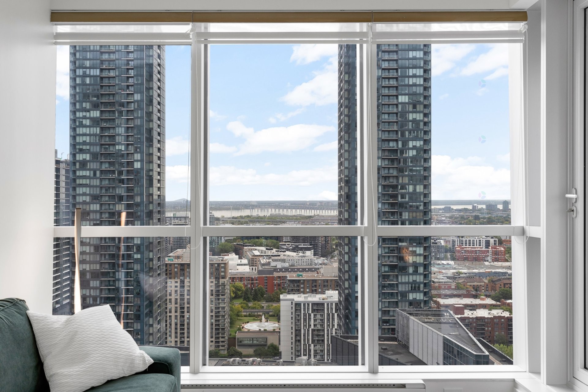 









1050


Rue Drummond

, 2303,
Montréal (Ville-Marie),




QC
H3B0G3

