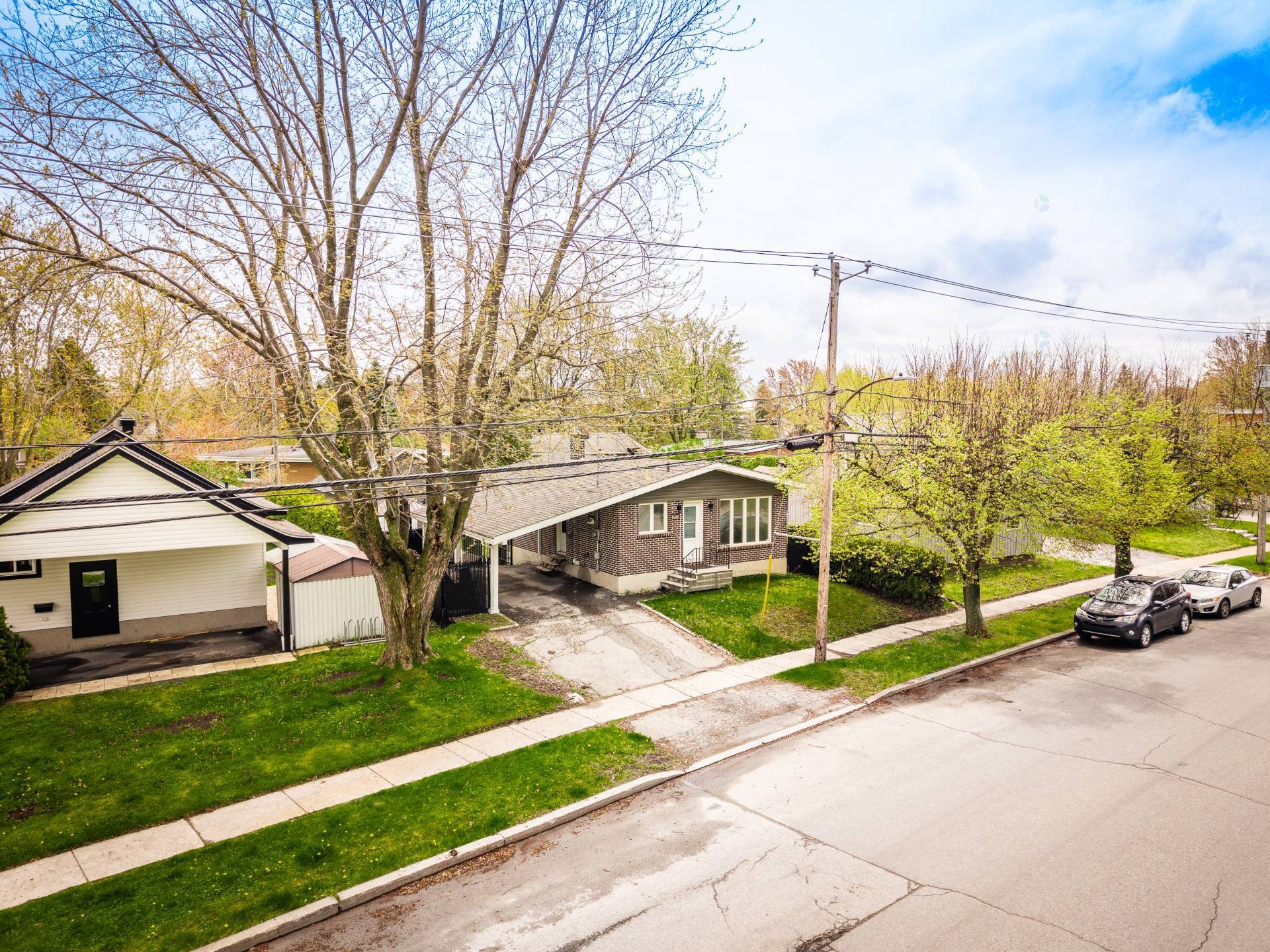 









12725


Rue Yamaska

,
Saint-Hyacinthe,




QC
J2T1C1

