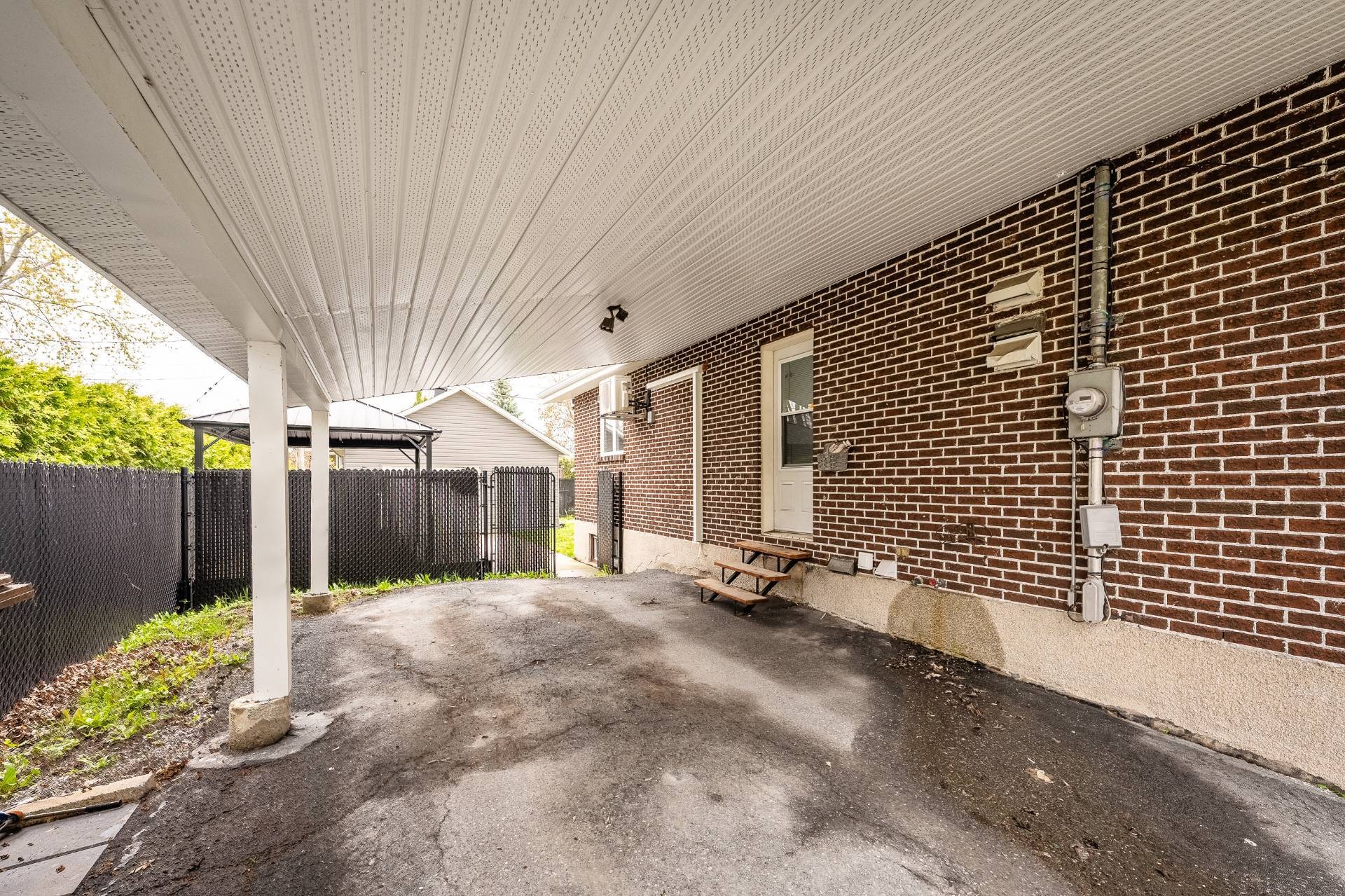 









12725


Rue Yamaska

,
Saint-Hyacinthe,




QC
J2T1C1

