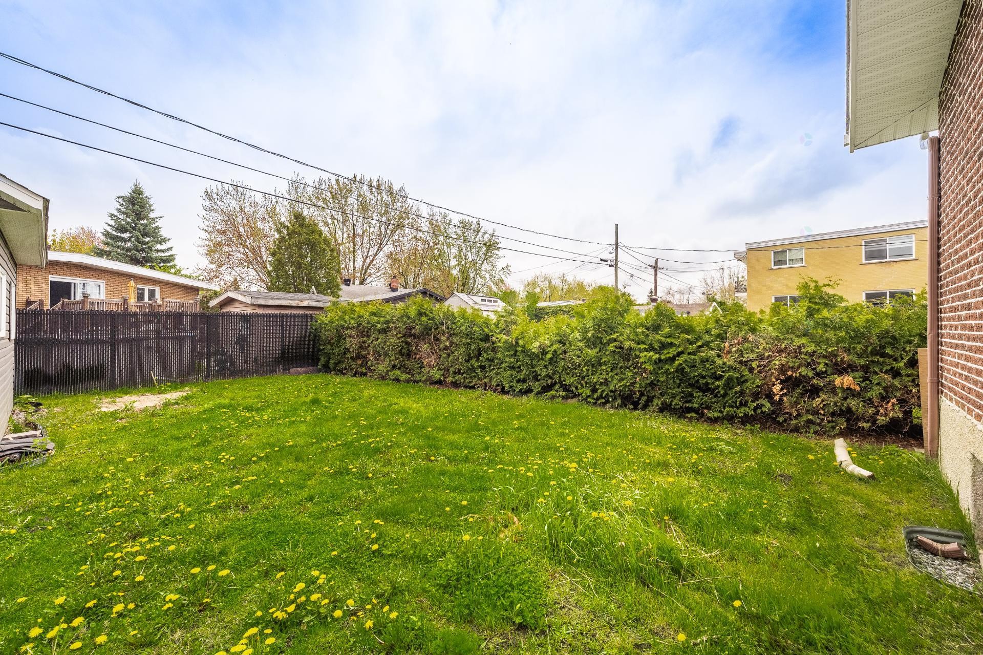 









12725


Rue Yamaska

,
Saint-Hyacinthe,




QC
J2T1C1

