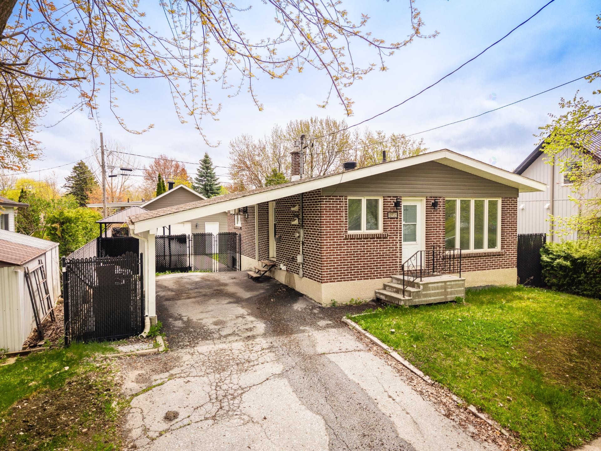 









12725


Rue Yamaska

,
Saint-Hyacinthe,




QC
J2T1C1

