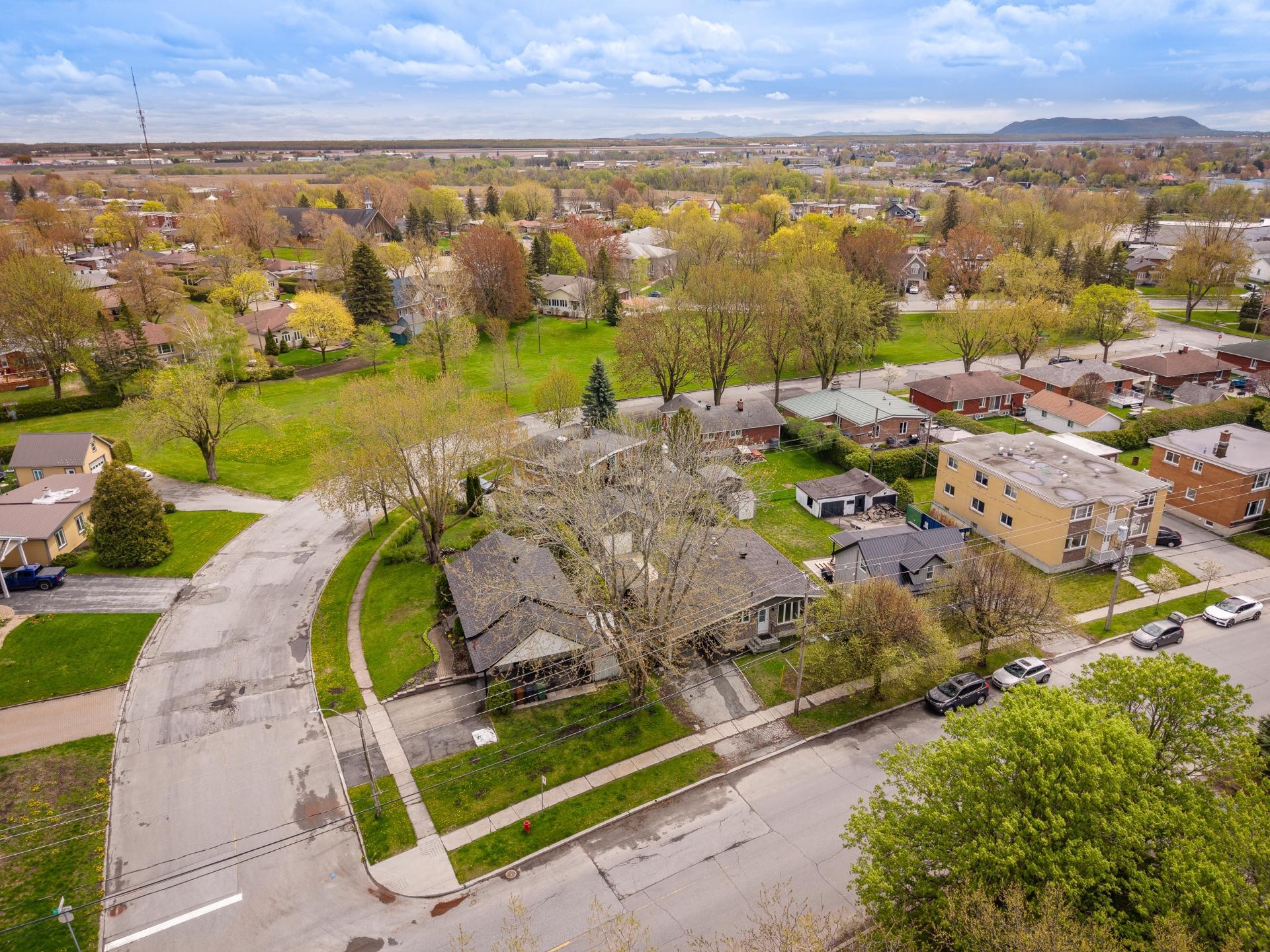 









12725


Rue Yamaska

,
Saint-Hyacinthe,




QC
J2T1C1

