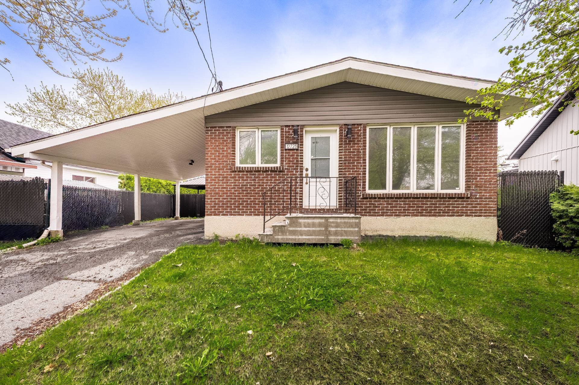 









12725


Rue Yamaska

,
Saint-Hyacinthe,




QC
J2T1C1


