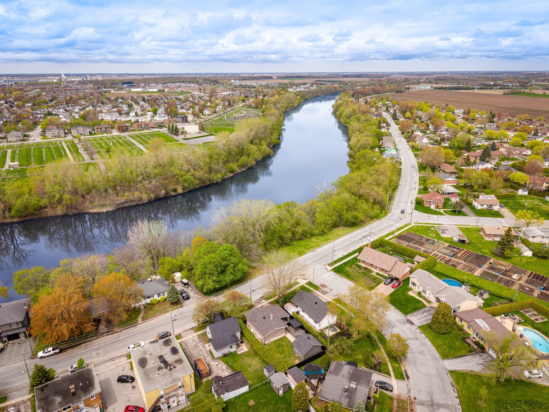 









12725


Rue Yamaska

,
Saint-Hyacinthe,




QC
J2T1C1


