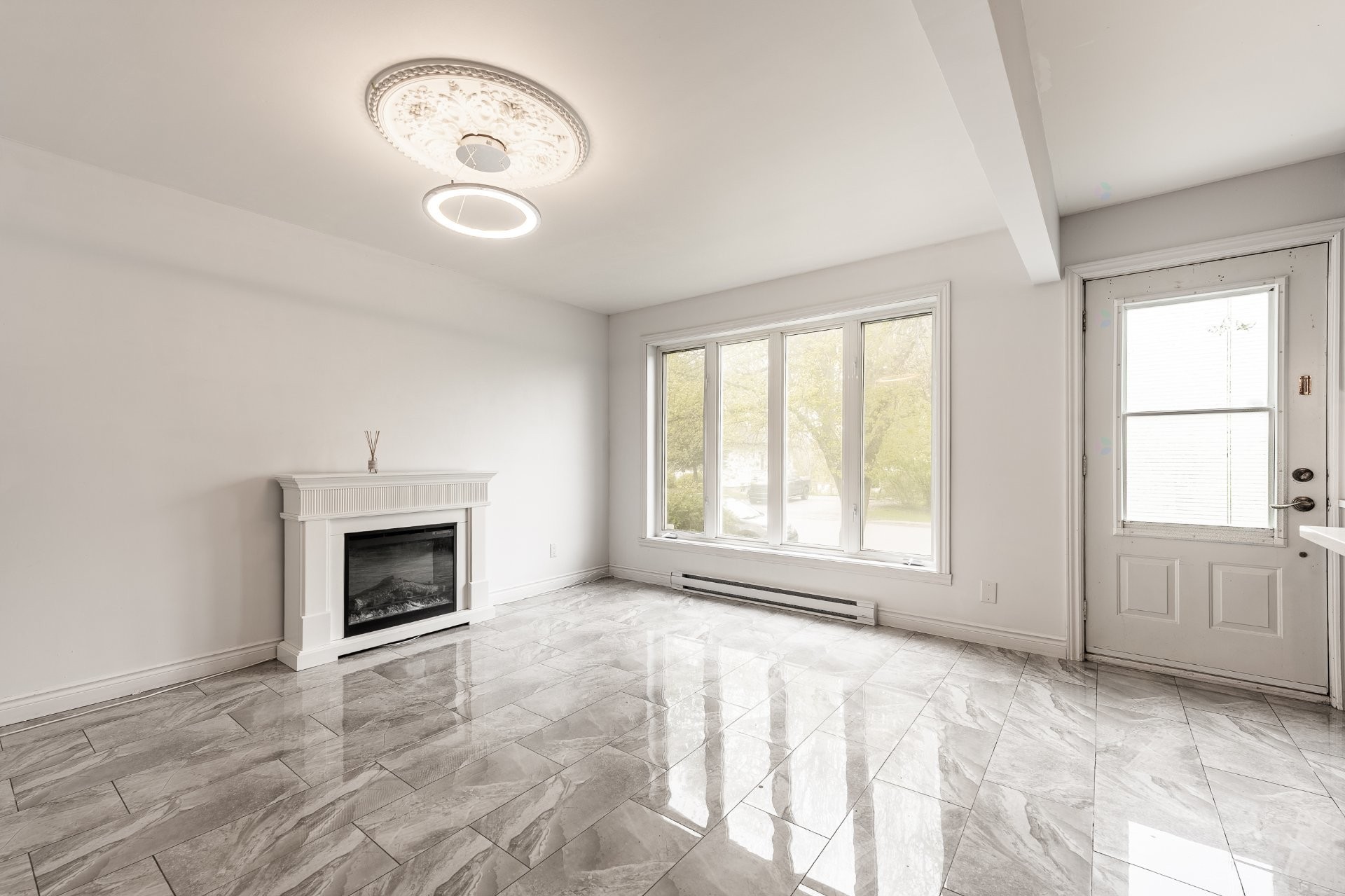 









12725


Rue Yamaska

,
Saint-Hyacinthe,




QC
J2T1C1

