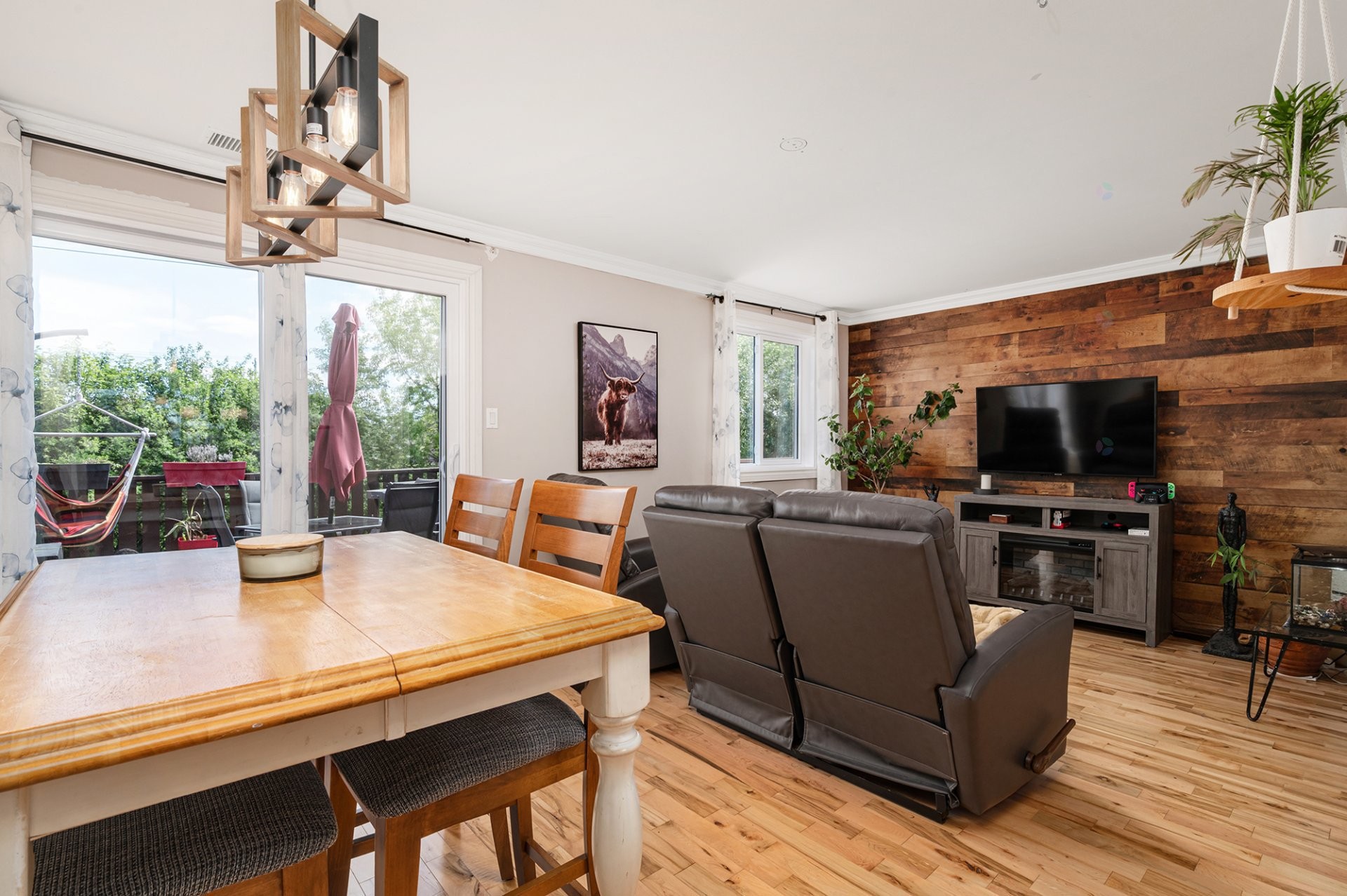 









1088


Rue Jeary

,
Longueuil (Greenfield Park),




QC
J4V3B4


