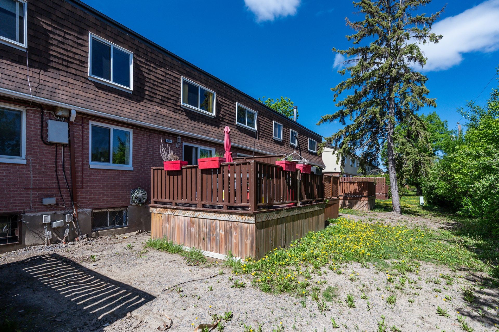 









1088


Rue Jeary

,
Longueuil (Greenfield Park),




QC
J4V3B4

