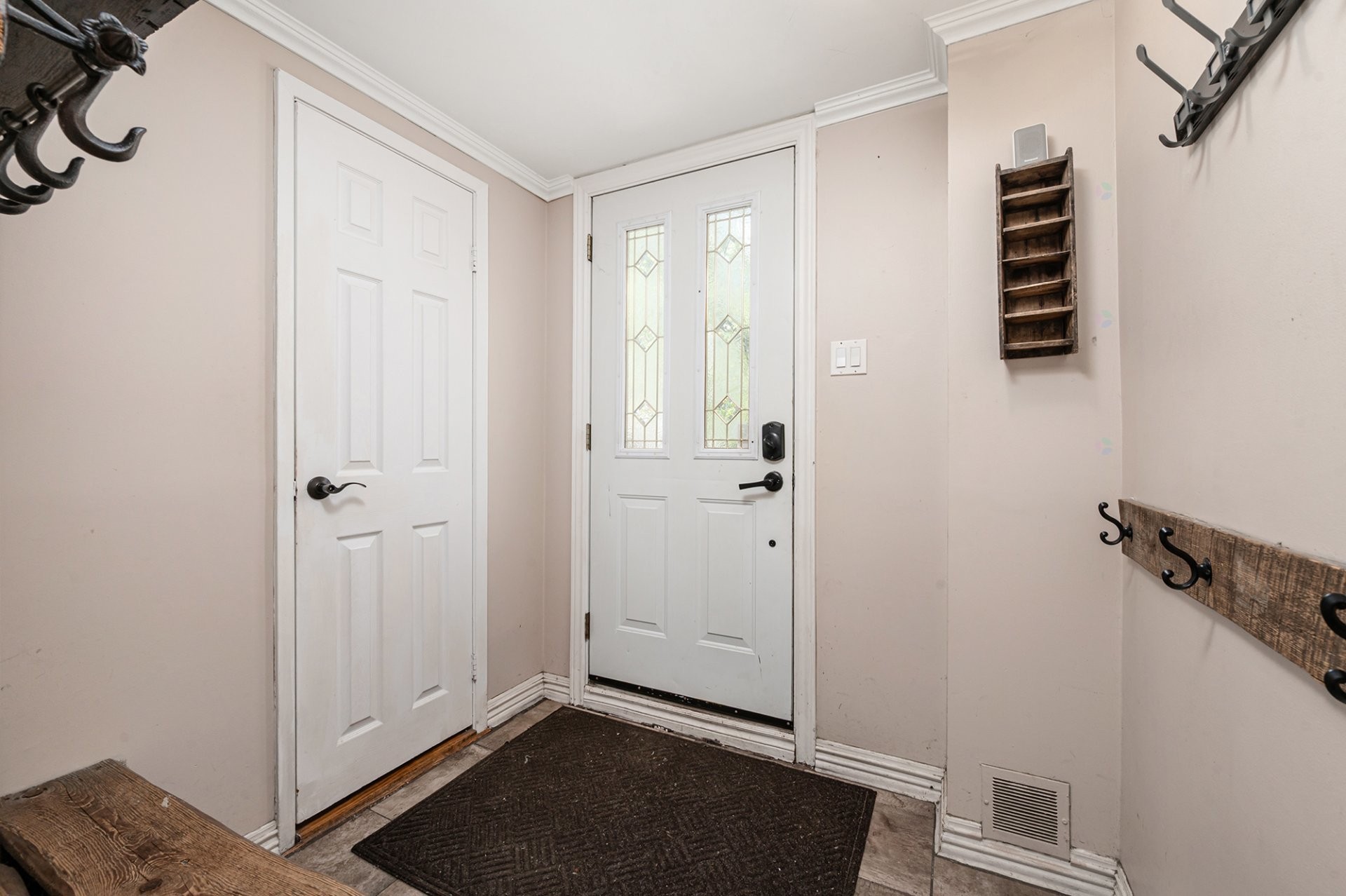 









1088


Rue Jeary

,
Longueuil (Greenfield Park),




QC
J4V3B4

