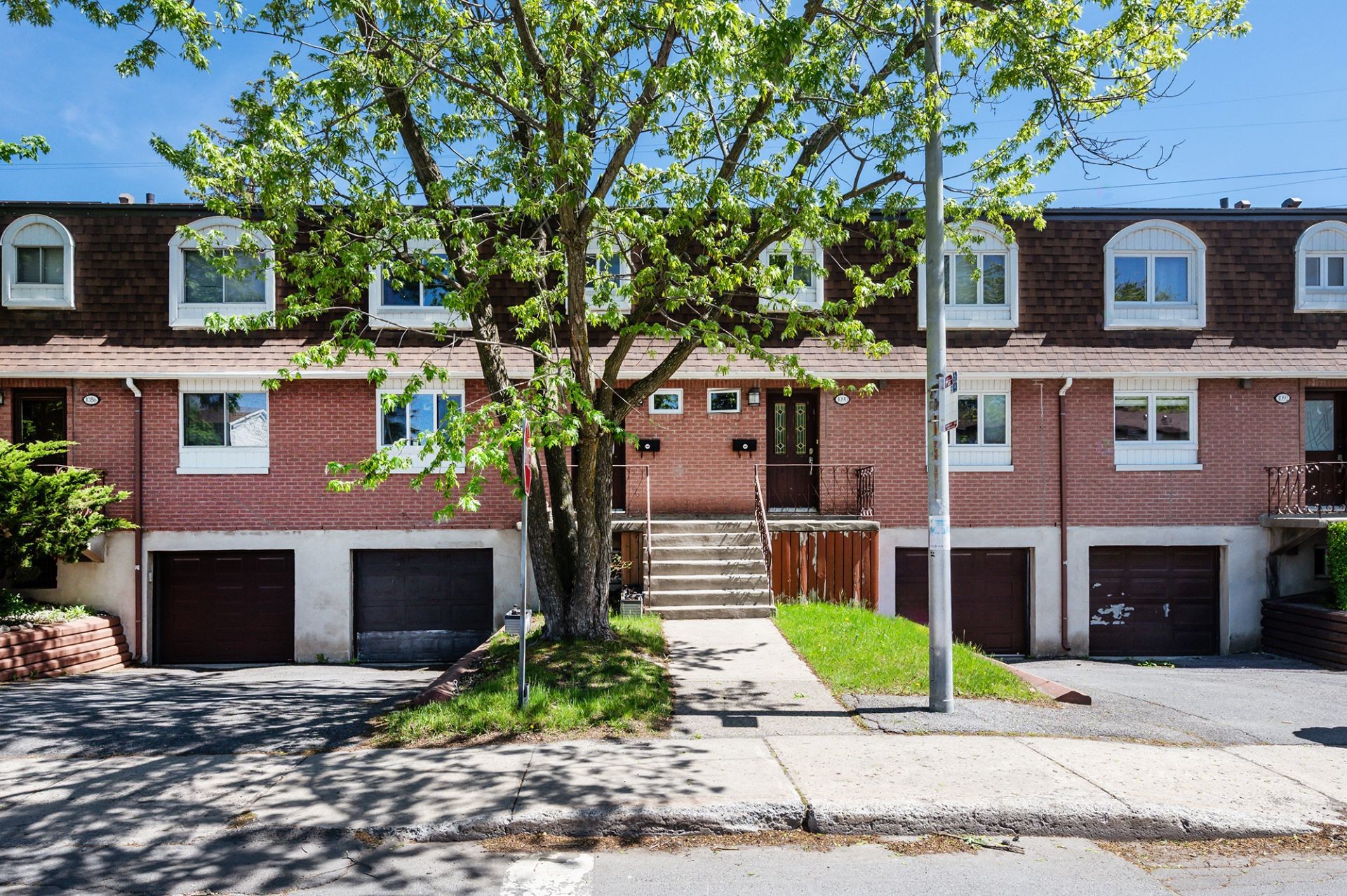 









1088


Rue Jeary

,
Longueuil (Greenfield Park),




QC
J4V3B4

