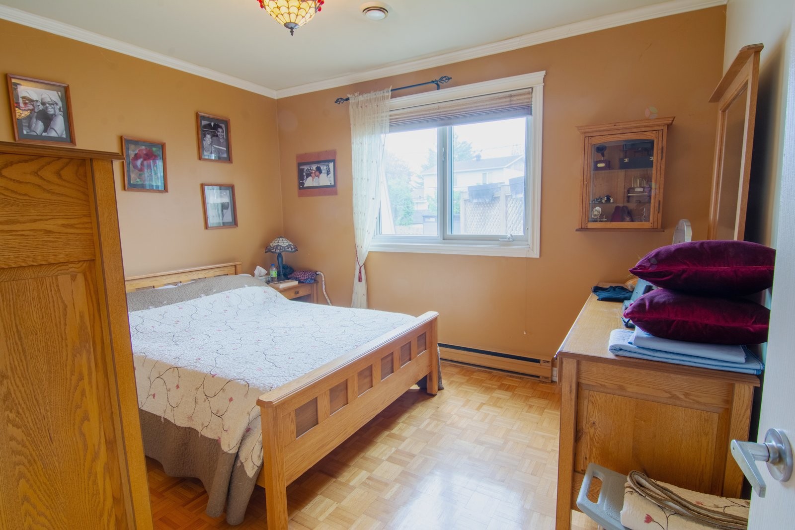 









1695


Av. Kent

,
Chambly,




QC
J3L4M8

