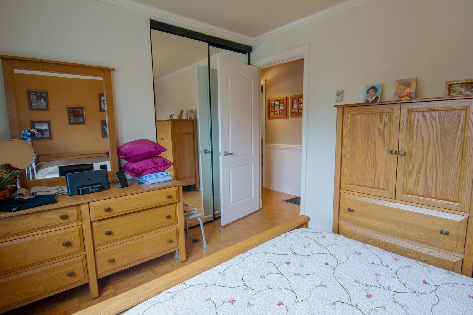









1695


Av. Kent

,
Chambly,




QC
J3L4M8

