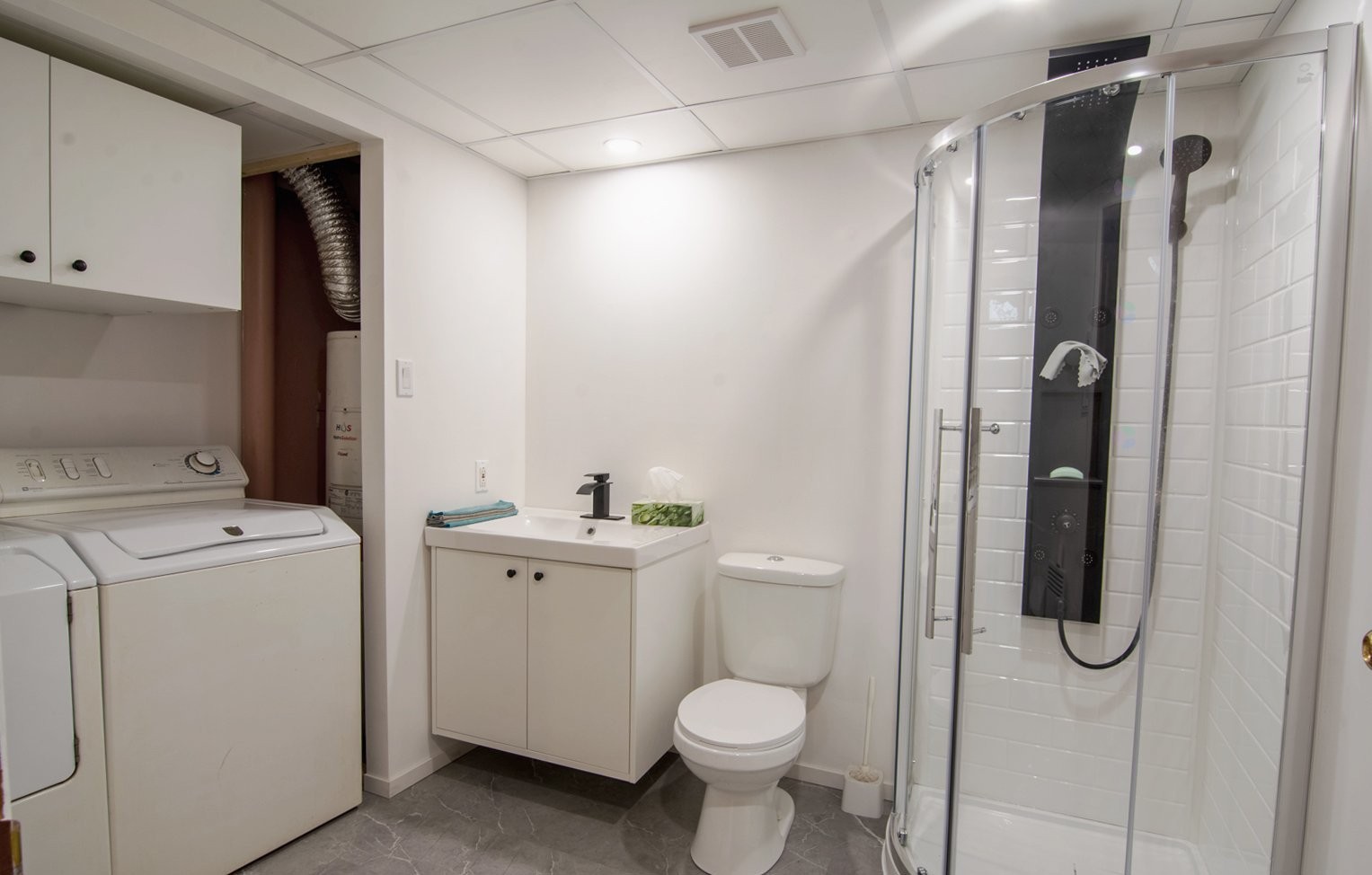 









1695


Av. Kent

,
Chambly,




QC
J3L4M8

